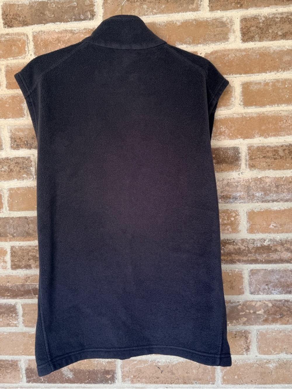 Columbia Men’s Black Full-Zip Fleece Vest - Picture 3 of 3